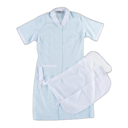 Bata de manga corta con botones y un bolso y mandil corto blanco con 2 bolsillos
