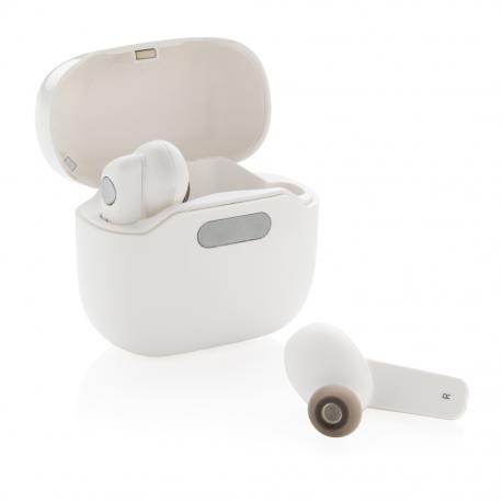 Auriculares TWS en estuche de carga esterilizante UV-C