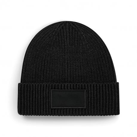 Gorro moderno con parche
