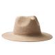 Elegante sombrero de ala plana para protegerte mejor del sol con una banda interior para un máximo confort JONES Ref.RSR7018-SAND 