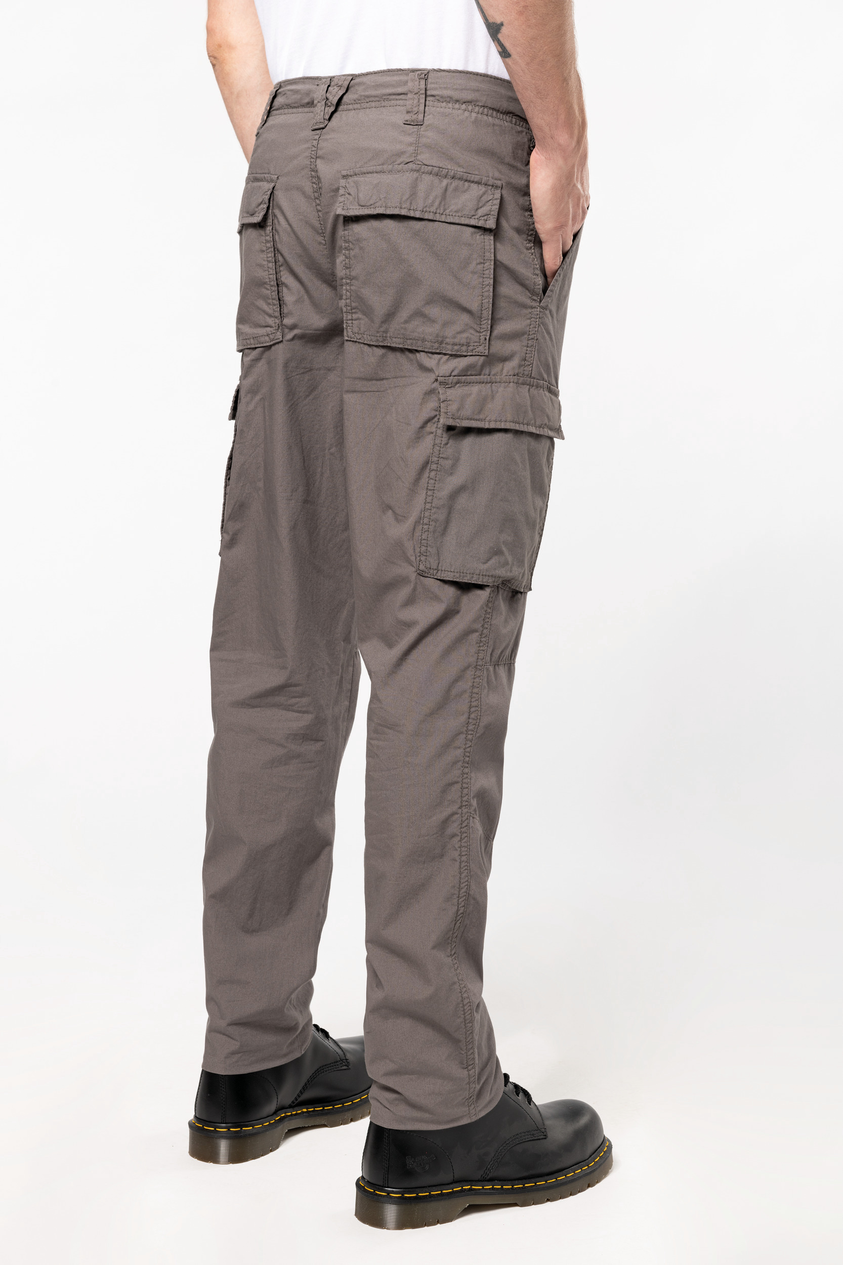 Pantalón ligero multibolsillos para hombre